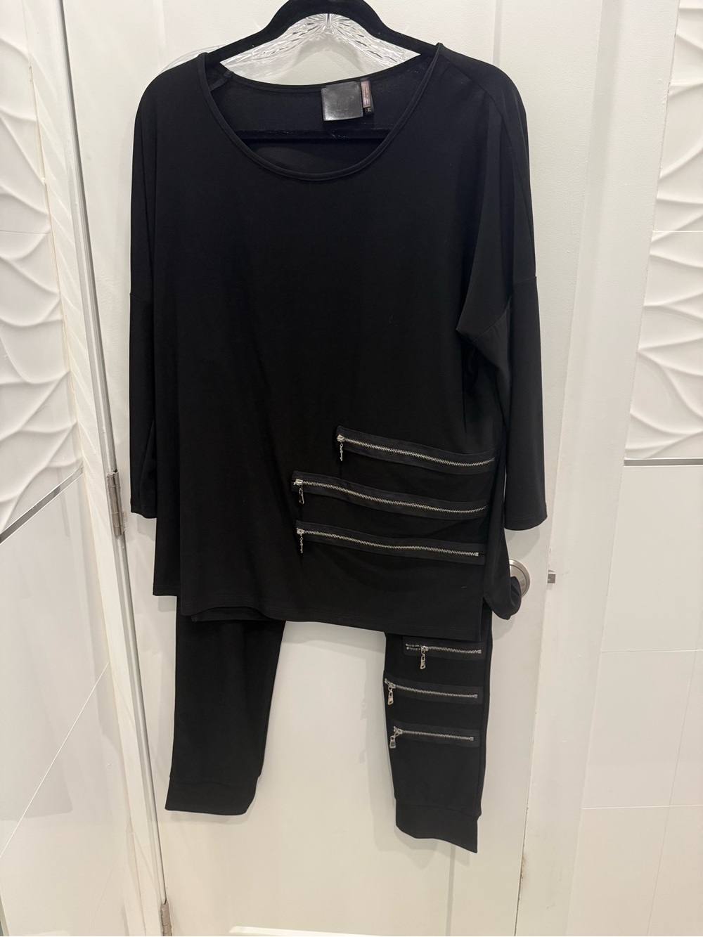 Vecceli Italy Black Zip-Accent Relaxed Pantsuit